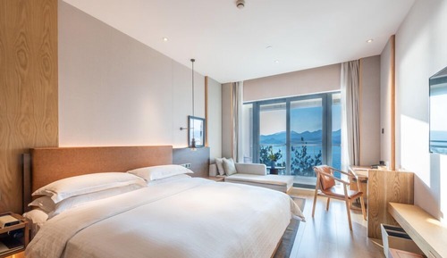 Chambre Premium, 1 très grand lit, vue lac