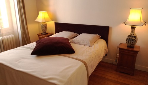 Chambre Double, salle de bains attenante, vue parc (chambre Savennières	)