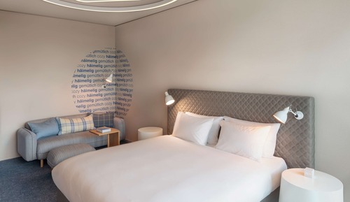 Chambre, 1 très grand lit