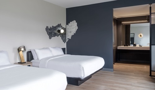 Chambre, 2 grands lits, non-fumeurs (Mobility Accessible, Roll-in Shower)