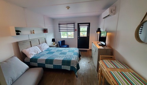 Chambre, 1 lit double et 1 canapé-lit