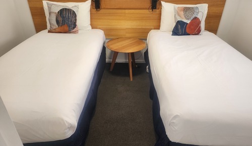 Appartement Affaires, 2 chambres, côté cour intérieure (Free Wi-Fi & Parking)