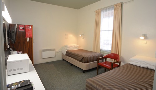 Chambre Économique avec lits jumeaux, 2 lits une place, salle de bains commune (1st Floor)
