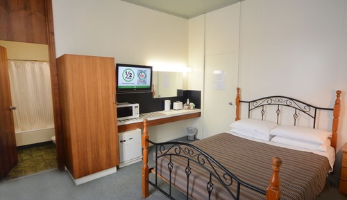 Chambre Double Économique, 1 lit double, salle de bains attenante (1st Floor)