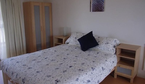 Chambre, 1 grand lit (Self Contained)