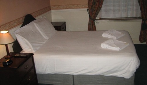 Chambre Double Standard, salle de bains attenante