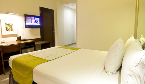 Chambre, 1 grand lit, accessible aux personnes à mobilité réduite, non-fumeurs