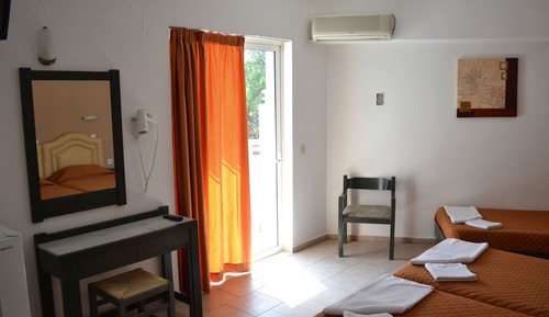 Chambre Triple (2 adults + children)