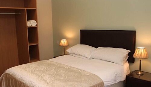 Chambre Double, salle de bains attenante ( (Ground Floor))