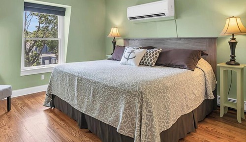 Chambre Double Classique, 1 très grand lit, salle de bains attenante