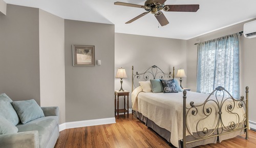 Chambre Romantique, 1 grand lit, salle de bains privée