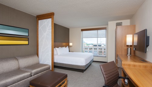 Chambre, 1 très grand lit, accessible aux personnes à mobilité réduite (Shower)