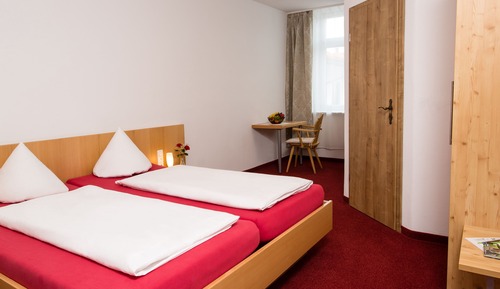 Chambre Double, salle de bains attenante