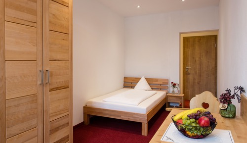Chambre Simple, salle de bains attenante