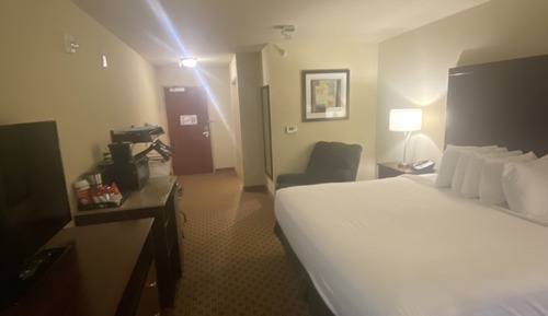 Chambre, 1 très grand lit, accessible aux personnes à mobilité réduite, non-fumeurs