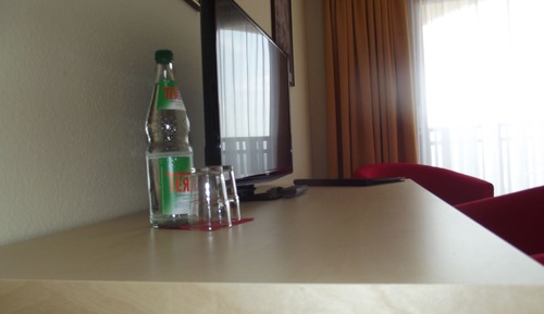 Chambre Double Confort, 1 très grand lit, balcon, côté montagne