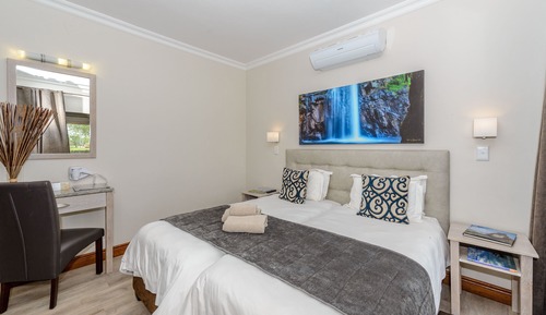 Chambre avec lits jumeaux, accessible aux personnes à mobilité réduite