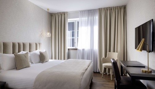 Chambre Classique, 1 grand lit (Twin bed on request)