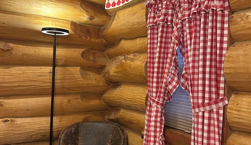 Cabane Luxe, 2 chambres, baignoire à jets, vue jardin (01 Paul Bunyan Cabin)