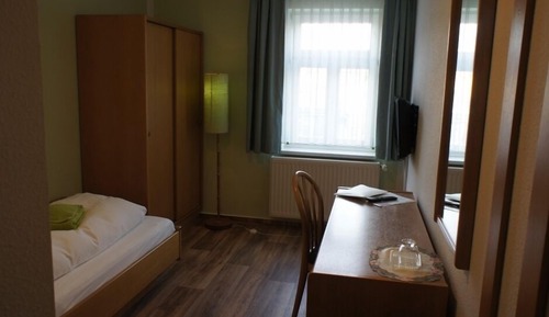 Chambre Simple, dans les dépendances