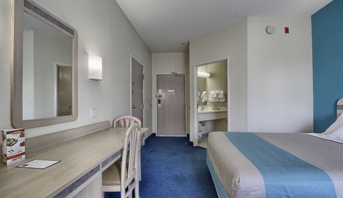 Chambre Standard, 1 grand lit, accessible aux personnes à mobilité réduite, non-fumeurs