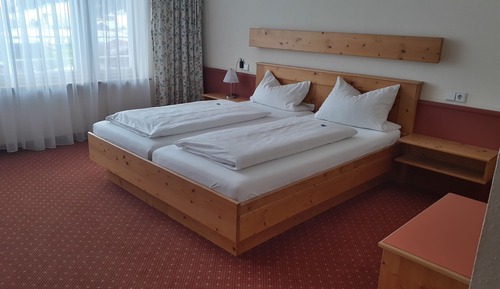 Chambre Double Confort pour 1 personne (Modern bathroom)