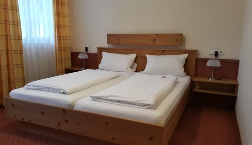 Chambre Double Confort pour 1 personne, baignoire