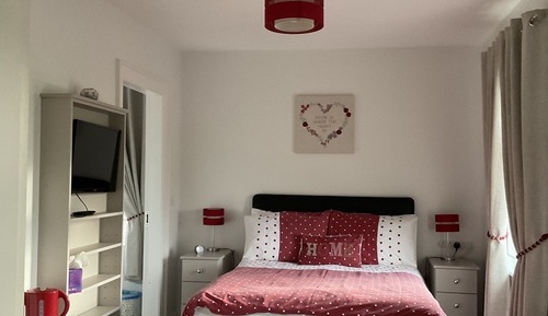 Chambre Familiale, salle de bains attenante