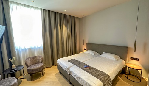 Chambre Classique, 2 chambres, non-fumeurs, vue partielle sur la mer