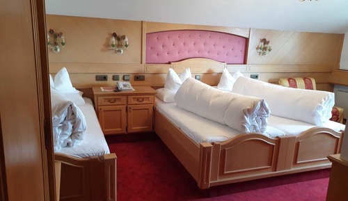 Chambre Triple, salle de bains privée (Balcony)