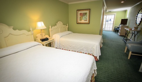 Chambre, plusieurs lits