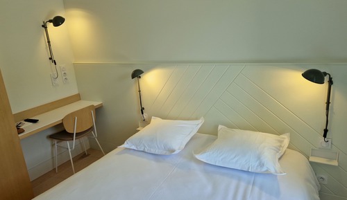Chambre Double Classique, 1 grand lit, balcon, vue lac