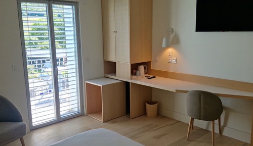 Chambre Double Premium, 1 très grand lit, balcon, vue lac