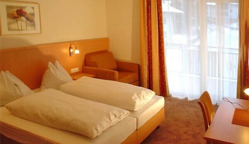 Chambre Double Confort, balcon, vue montagne (Enzian)