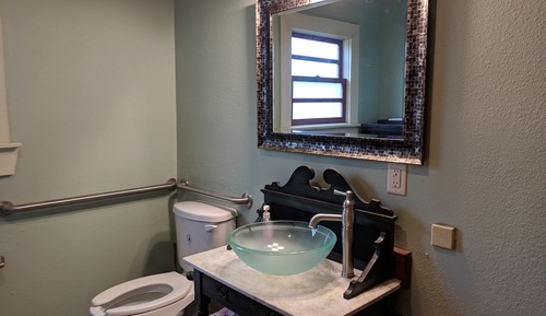 Chambre Quadruple Standard, salle de bains attenante (Reilly's Inn)