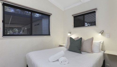 Cabane Standard (Sleeps 4 - Dog Friendly)