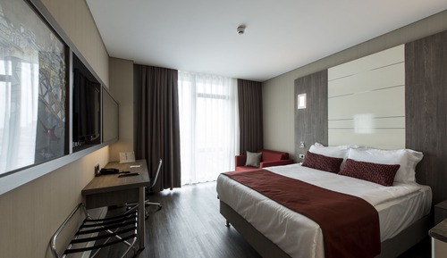 Chambre, 1 grand lit, fumeurs
