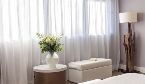Chambre Affaires, vue jardin