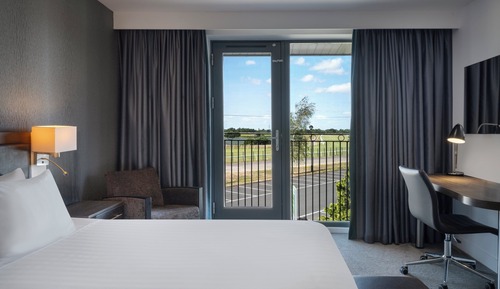 Chambre Premium, 1 très grand lit, avec vue (Racecourse View)