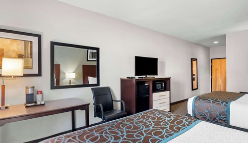 Chambre Standard, 2 grands lits, accessible aux personnes à mobilité réduite, baignoire