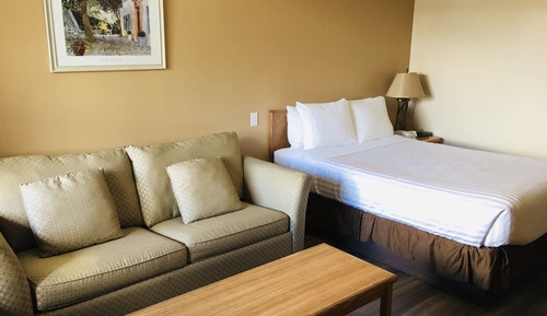 Chambre, 1 grand lit et 1 canapé-lit, coin cuisine