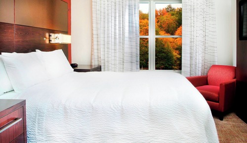 Suite, 1 très grand lit et 1 canapé-lit