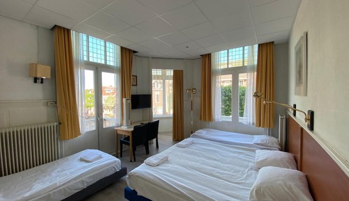Chambre Quadruple, plusieurs lits