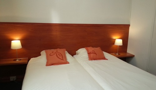 Chambre Double, 2 lits une place