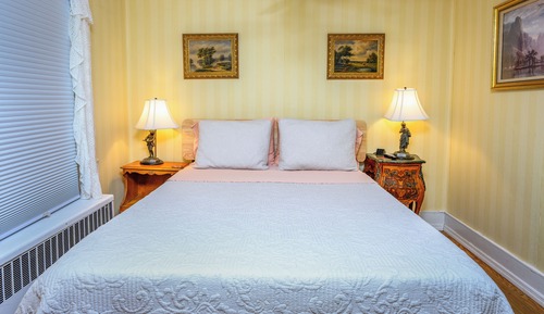 Country Room - 1 Double Bed, Private Bathroom