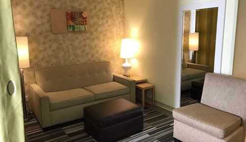 Suite, 1 très grand lit, accessible aux personnes à mobilité réduite (Roll-in Shower)