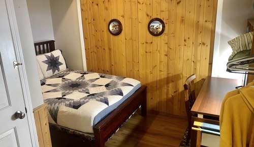 Chambre Économique, 1 lit double, salle de bains privée
