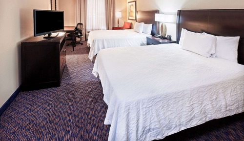 2 grands lits queen-size