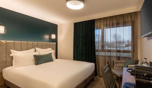 Chambre Classique, 1 lit double, accessible aux personnes à mobilité réduite (Walk-in Shower)