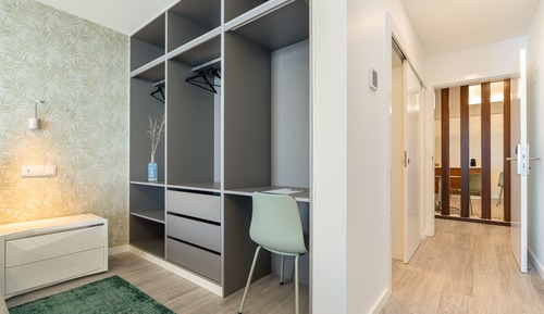 Appartement, salle de bains attenante